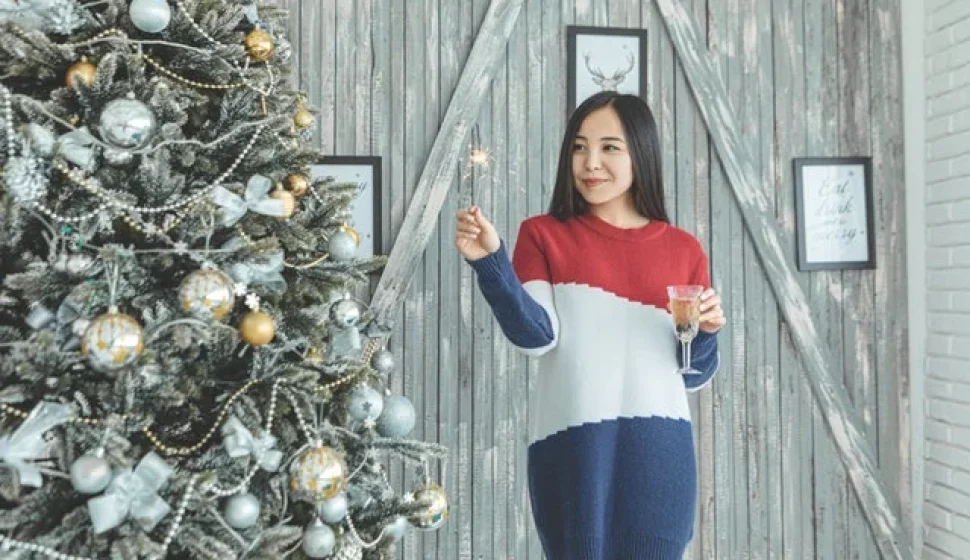 Die besten Weihnachtsfeier-Outfit-Ideen für jeden Anlass